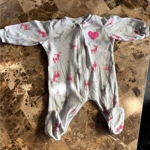 4/30$ Pekkle pajamas deer 3 months